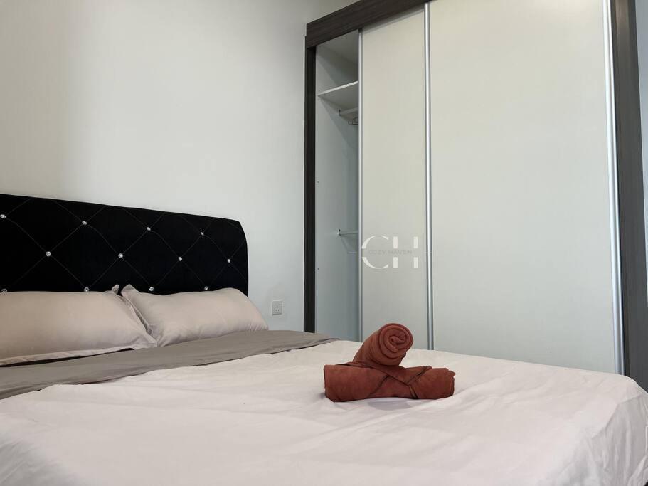 The Podium 3 Bedrooms At 7 Pax Apartment Kuching
